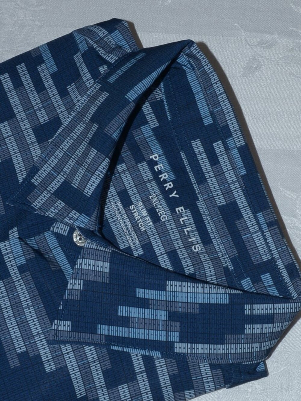 Perry Ellis Men's Slim Fit Stretch Shirt 2XL - Blue Geometric Pattern